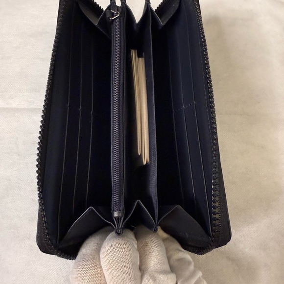 Women’s Gucci GG Blooms Zip-Around Wallet - Picture 4 of 5